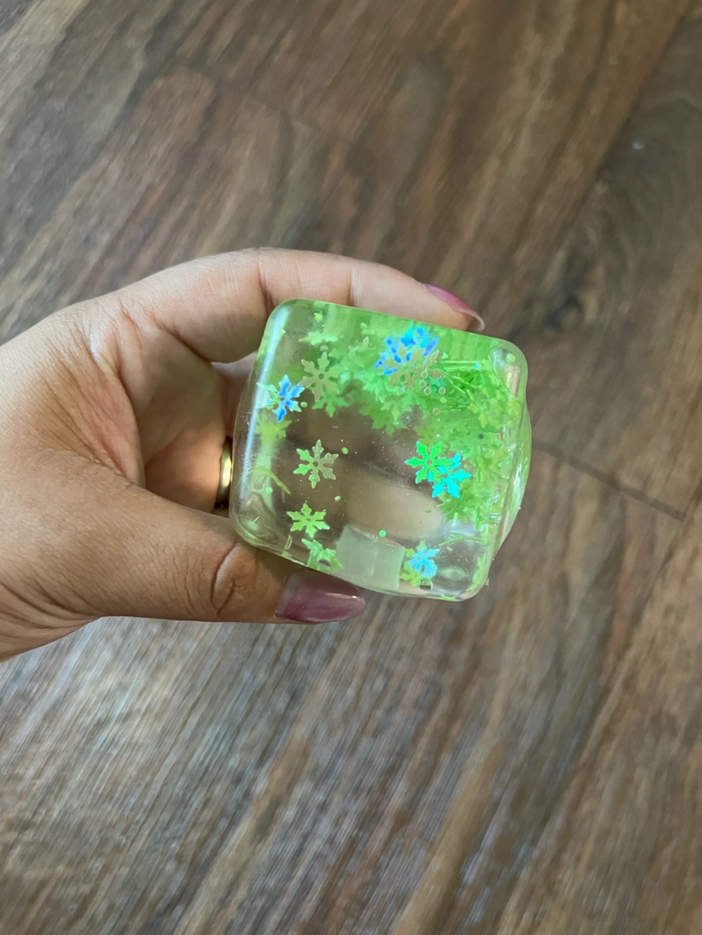 💚Green Snowflake Glitter Squeeze Ball Fidget Toy 💚